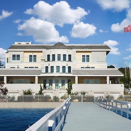 Port Washington Fathoms Hotel & Marina מראה חיצוני תמונה