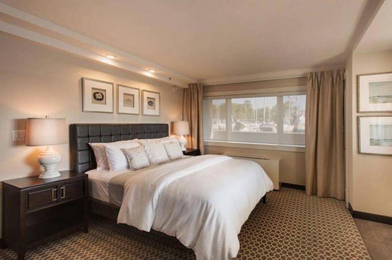 Port Washington Fathoms Hotel & Marina מראה חיצוני תמונה