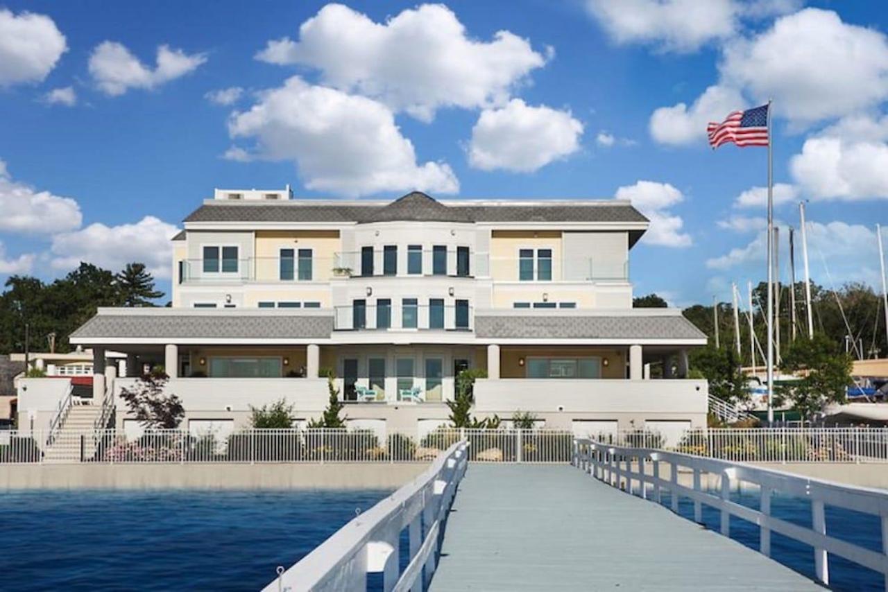 Port Washington Fathoms Hotel & Marina מראה חיצוני תמונה
